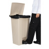 Beige Pedal Container 87L Rubbermaid Step-On: Durability and Hygiene