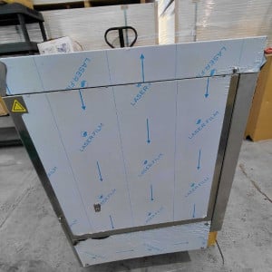 Profesionalni pomivalni stroj s dozirnikom sredstva za izpiranje in detergenta ter črpalko za odtok - 50 x 50 cm - Dynasteel