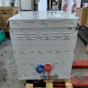 Profesionalni pomivalni stroj s dozirnikom sredstva za izpiranje in detergenta ter črpalko za odtok - 50 x 50 cm - Dynasteel